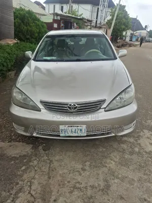 Toyota Camry LE 4dr Sedan (2.4L 4cyl 5A) 2005 Silver