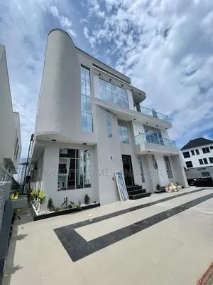 5bdrm House in Chevron for sale
