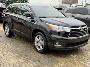 Toyota Highlander Limited 4dr SUV AWD (3.5L 6cyl 6A) 2015 Black