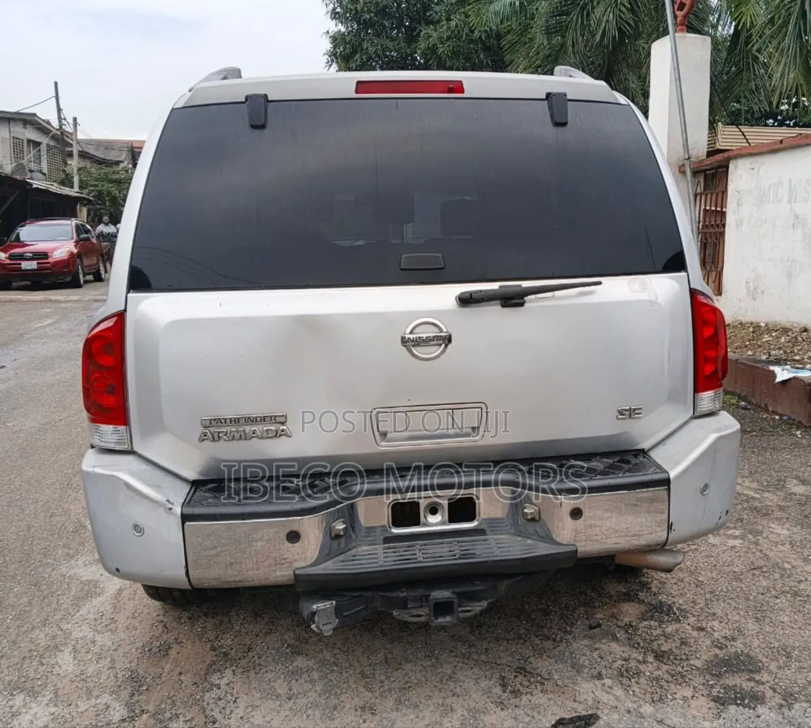 Nissan Armada SE 2004 Silver