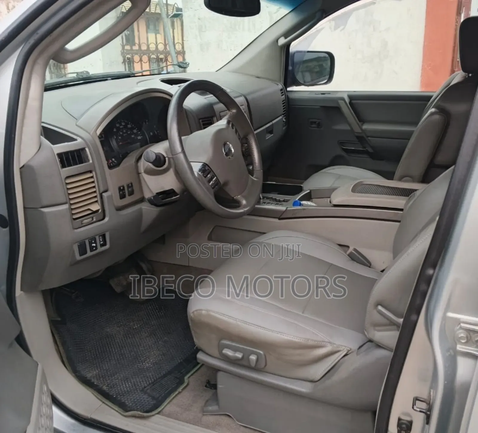 Nissan Armada SE 2004 Silver
