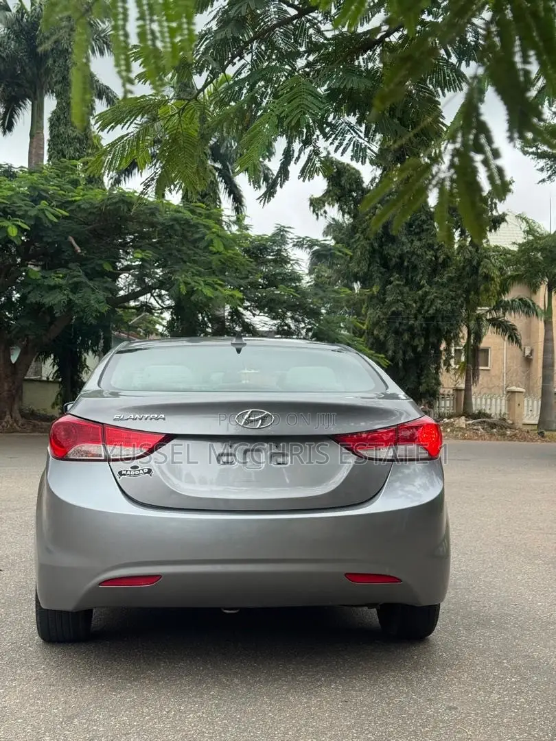 Hyundai Elantra 2013 Gray