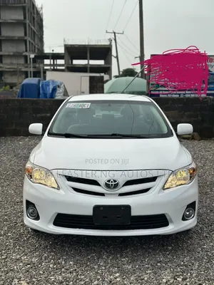 Toyota Corolla 2011 White