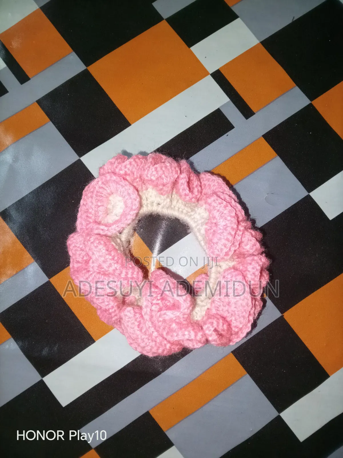 Knits by Betty(scrunchie)