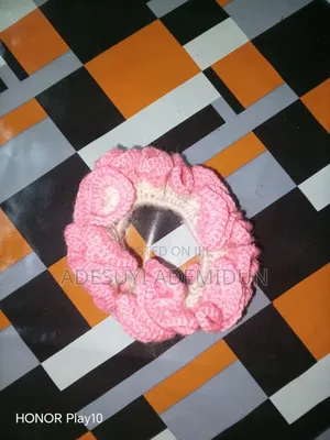 Knits by Betty(scrunchie)