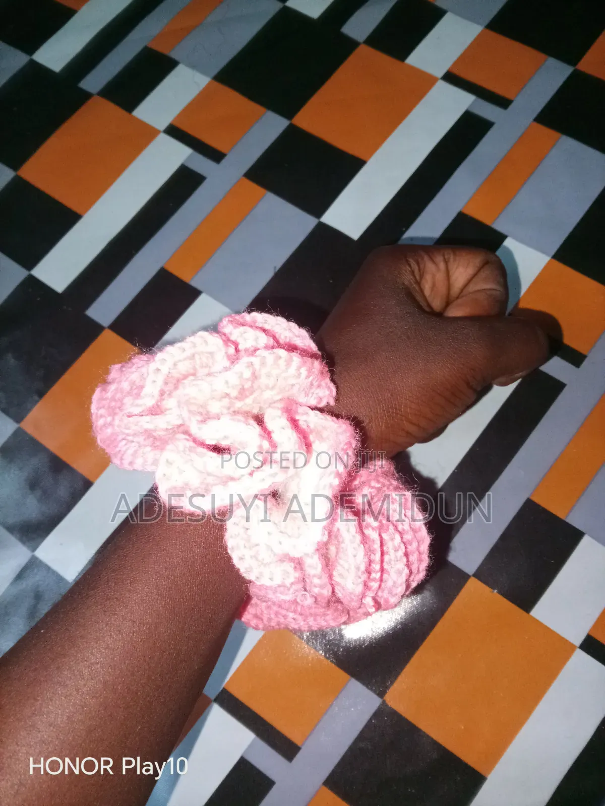 Knits by Betty(scrunchie)