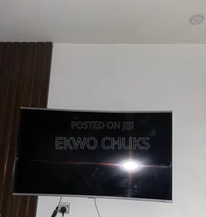 Royal Smart TV 55"