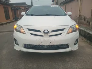 Toyota Corolla S 4dr Sedan (1.8L 4cyl 4A) 2012 White