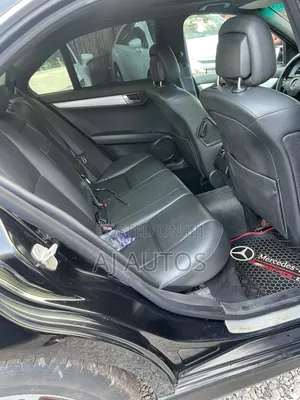 Mercedes-Benz C300 Luxury Sedan RWD (3.0L 6cyl 7A) 2009 Black