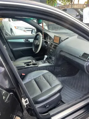 Mercedes-Benz C300 Luxury Sedan RWD (3.0L 6cyl 7A) 2009 Black