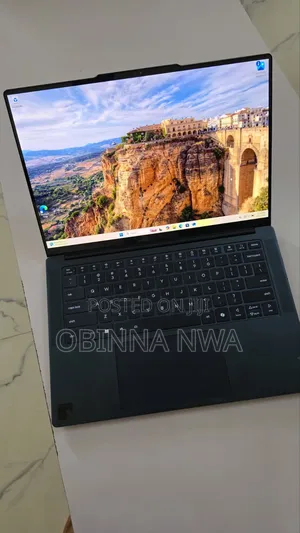 New Laptop Lenovo Yoga 7i 16GB Qualcomm Snapdragon X Elite SSD 512GB