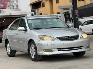 Toyota Camry 2004 Silver