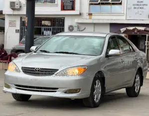 Toyota Camry 2004 Silver