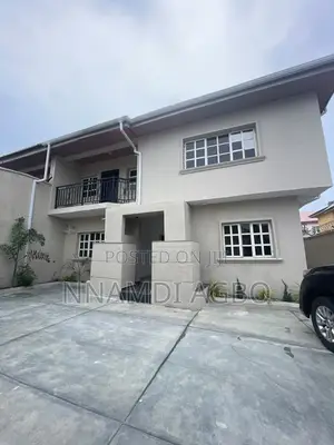 3bdrm Apartment in Lekki Phase 1 for rent