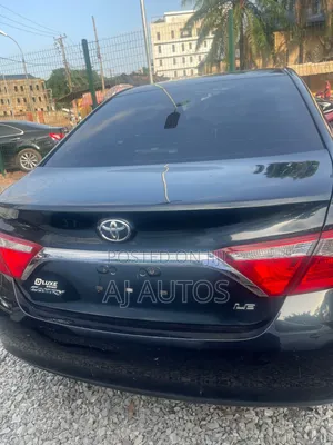Toyota Camry LE 4dr Sedan (2.5L 4cyl 6A) 2016