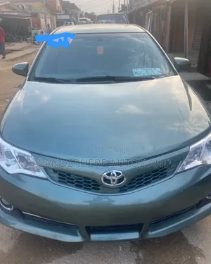 Toyota Camry SE 4dr Sedan (2.5L 4cyl 6A) 2013 Gray
