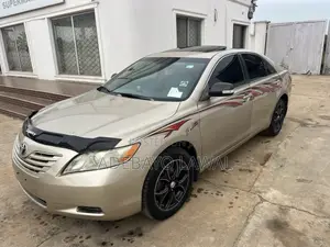 Toyota Camry 2009 Gold