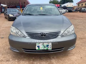 Toyota Camry 2005 Gray