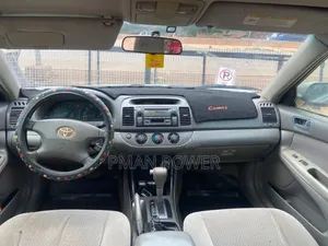 Toyota Camry 2005 Gray