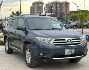 Toyota Highlander Limited 3.5l 4WD 2013 Blue
