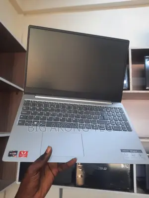 Laptop Lenovo IdeaPad 330 8GB AMD Ryzen 5 SSD 128GB