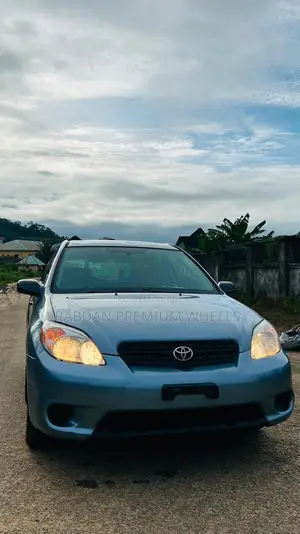 Toyota Matrix XR Hatchback FWD (1.8L 4cyl 4A) 2008 Blue