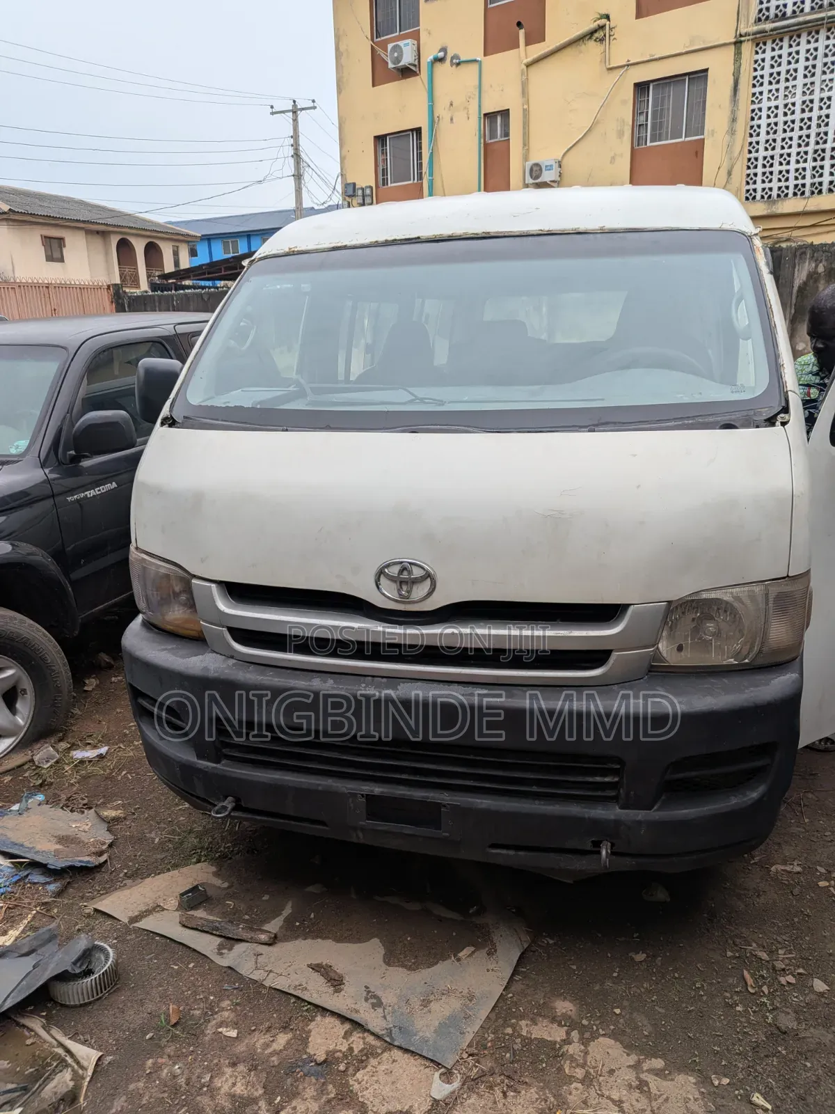 Toyota HiAce 2011 White