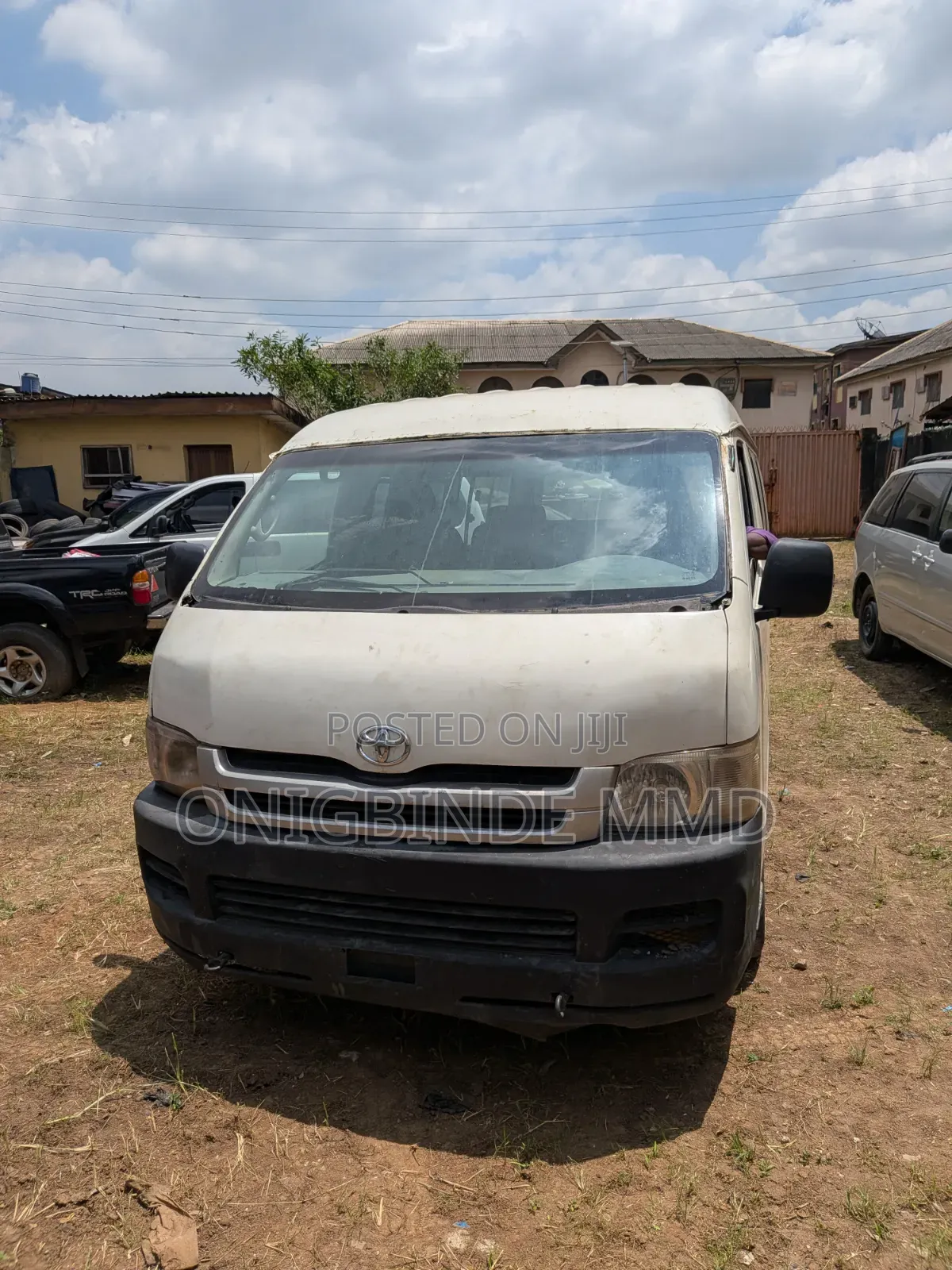 Toyota HiAce 2011 White
