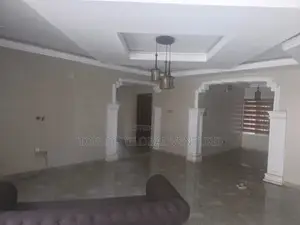 3bdrm Apartment in Zionist Estate, Akala Express for rent