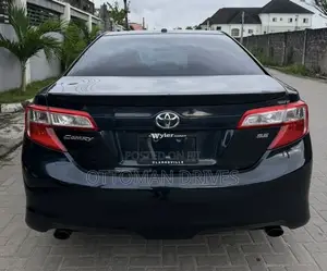 Toyota Camry SE V6 4dr Sedan (3.5L 6cyl 6A) 2013 Blue