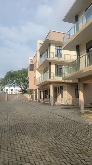 4bdrm Duplex in Liptons Ville, Kaura for sale