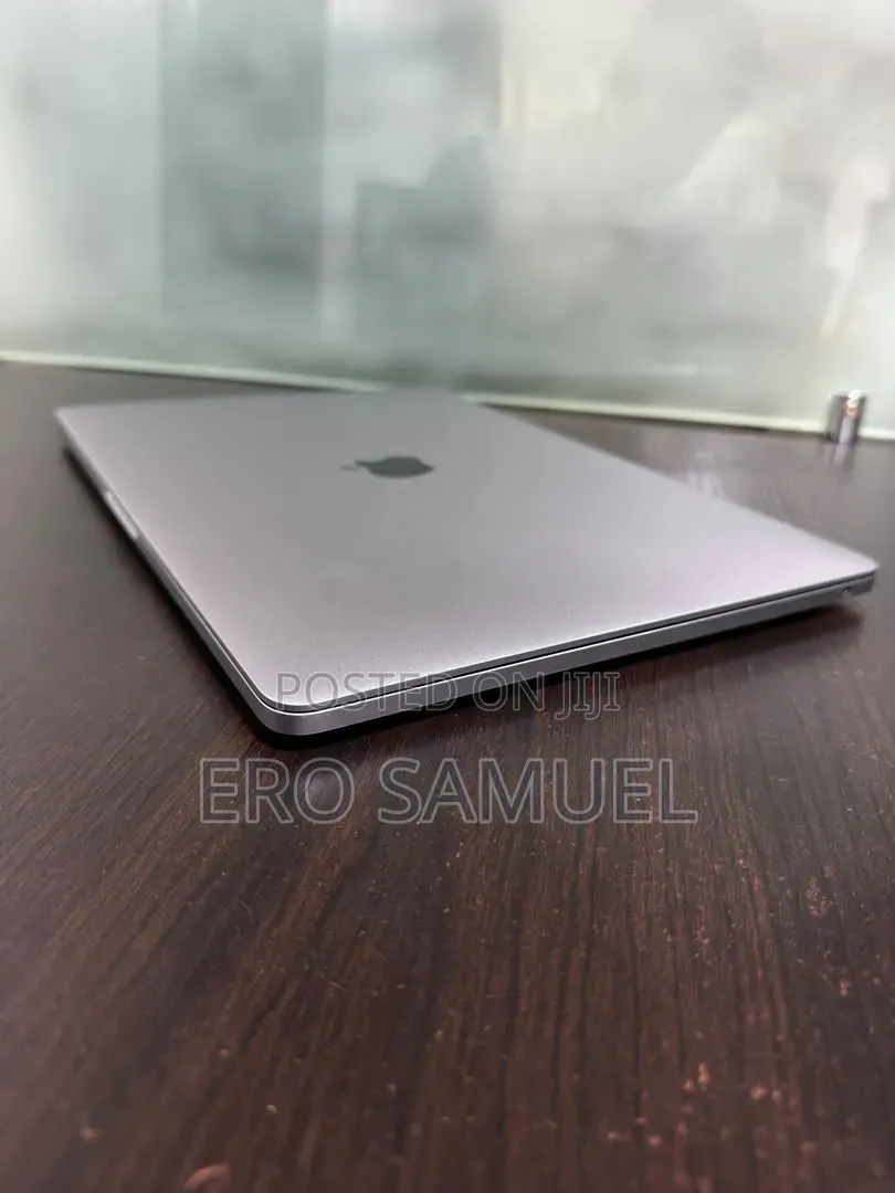 Laptop Apple MacBook Pro 2020 8GB Apple M1 SSD 256GB