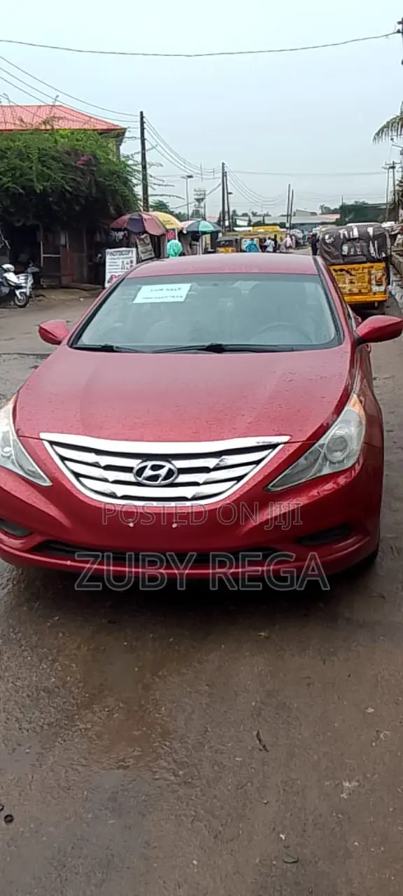 Hyundai Sonata 2011 Red