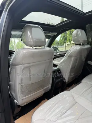 Mercedes-Benz M Class ML350 4MATIC 4dr SUV AWD (3.5L 6cyl 7A) 2015 Gray