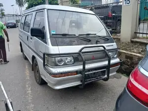 Mitsubishi 3000 2000 Gray