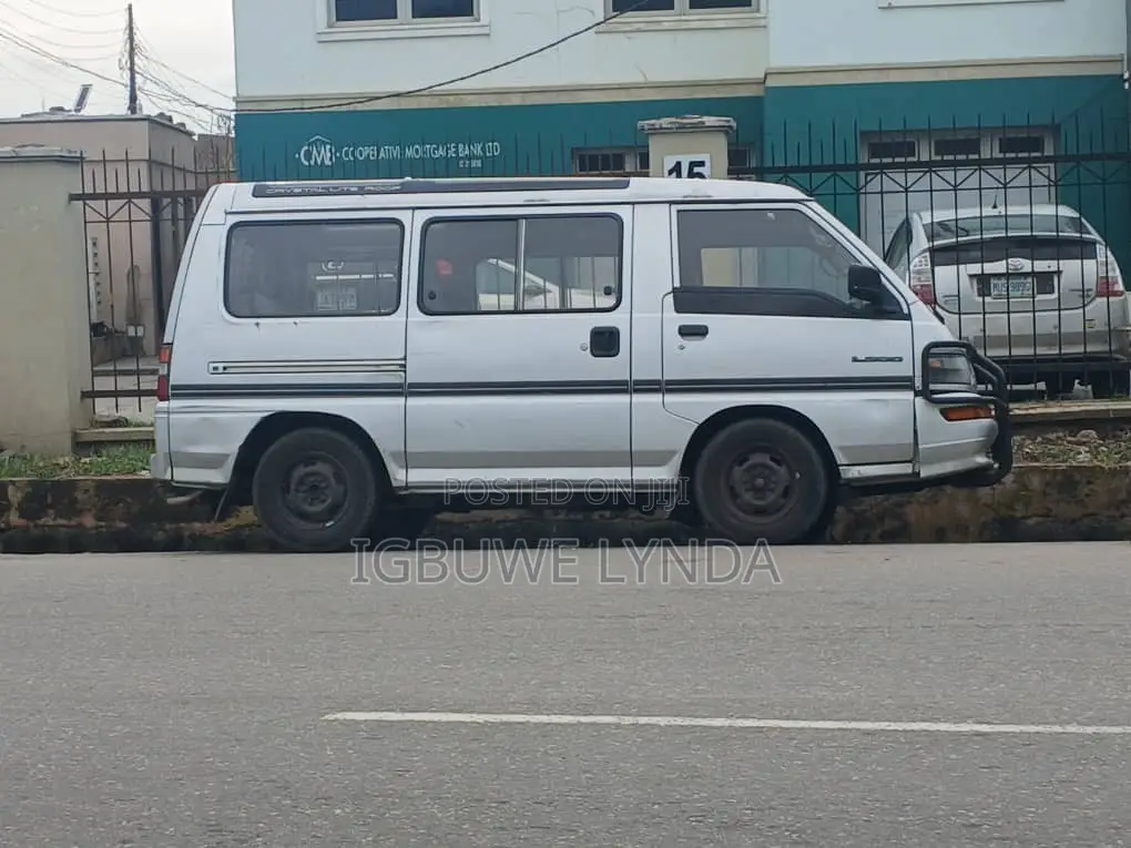Mitsubishi 3000 2000 Gray
