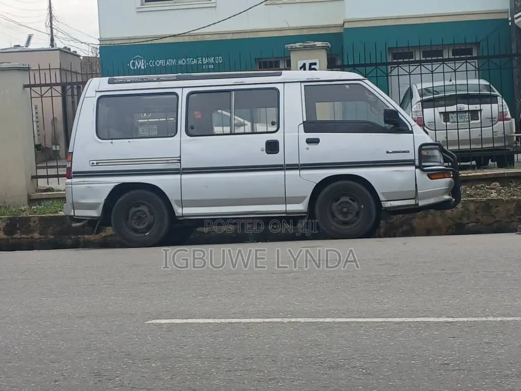 Mitsubishi 3000 2000 Gray