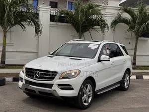 Mercedes-Benz M Class ML350 4MATIC 4dr SUV AWD (3.5L 6cyl 7A) 2014