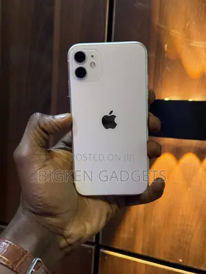 Apple iPhone 11 64 GB White