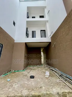 5bdrm Duplex in Jahi for sale
