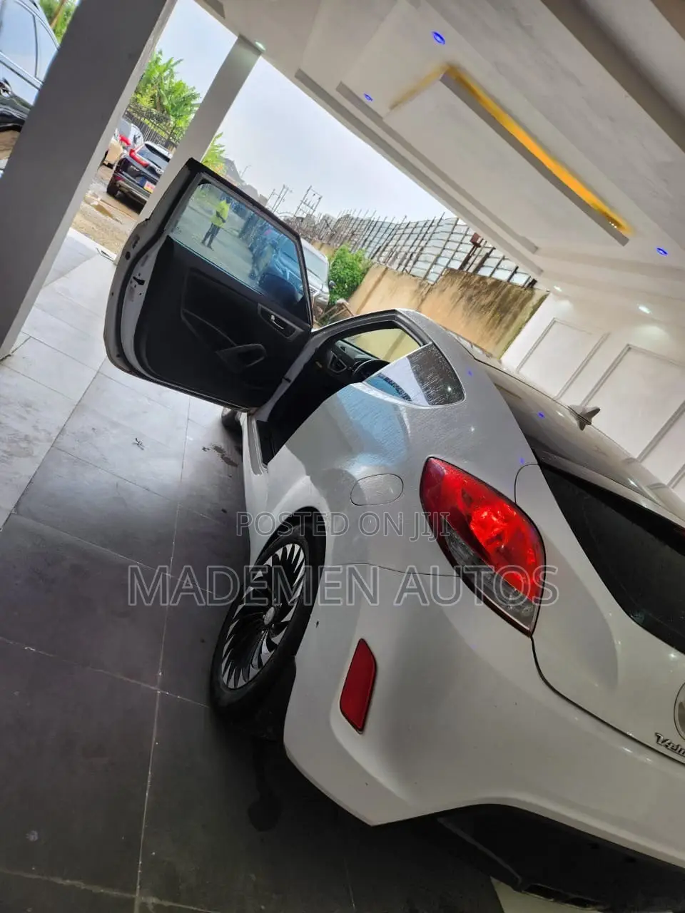 Hyundai Veloster Automatic 2012 White