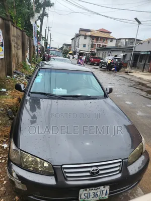 Toyota Camry LE 4dr Sedan (2.2L 4cyl 4A) 2000 Gray