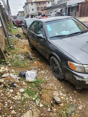 Toyota Camry LE 4dr Sedan (2.2L 4cyl 4A) 2000 Gray