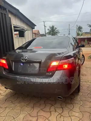 Toyota Camry XLE V6 4dr Sedan (3.5L 6cyl 6AM) 2009 Gray