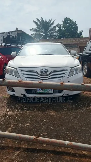 Toyota Camry LE V6 4dr Sedan (3.5L 6cyl 6AM) 2008 White
