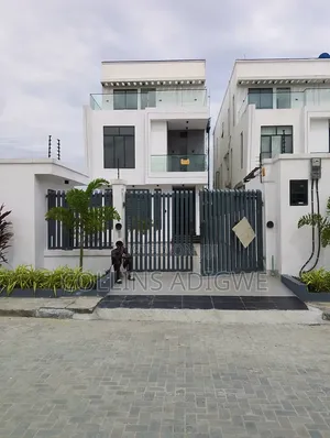 5bdrm Duplex in Lekki Phase 1 for sale