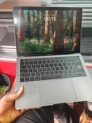Laptop Apple MacBook Pro 2018 16GB Intel Core i7 SSD 256GB