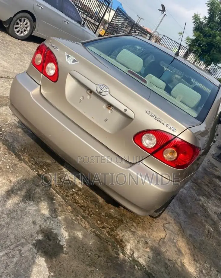 Toyota Corolla 2007 Gold