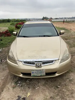 Honda Accord 2004 Gold