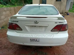 Lexus ES 330 Sedan 2004 White